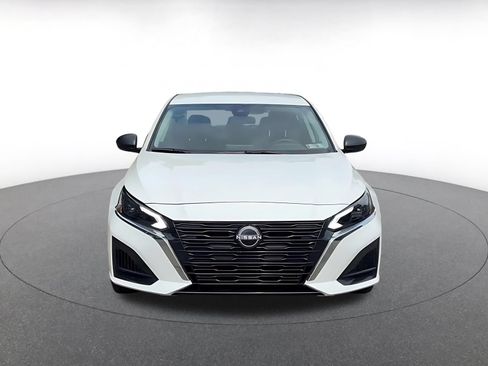 Used 2025 Nissan Altima 2.5 SV FWD image 4