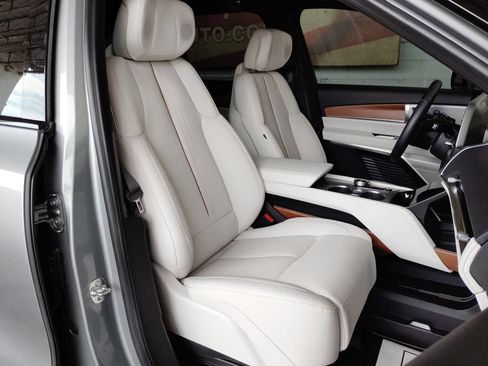 Used 2026 Cadillac Vistiq Sport w/ LPO, Floor Liner Package AWD/4WD image 18