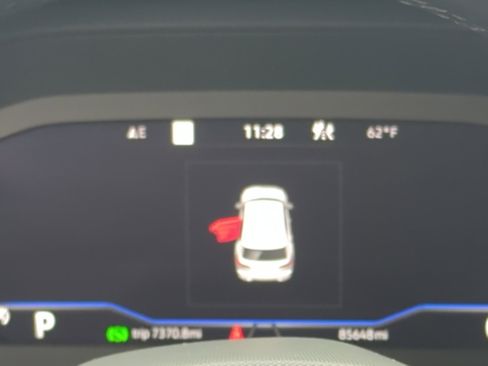 Used 2022 Volkswagen Atlas Cross Sport SEL R-Line image 11