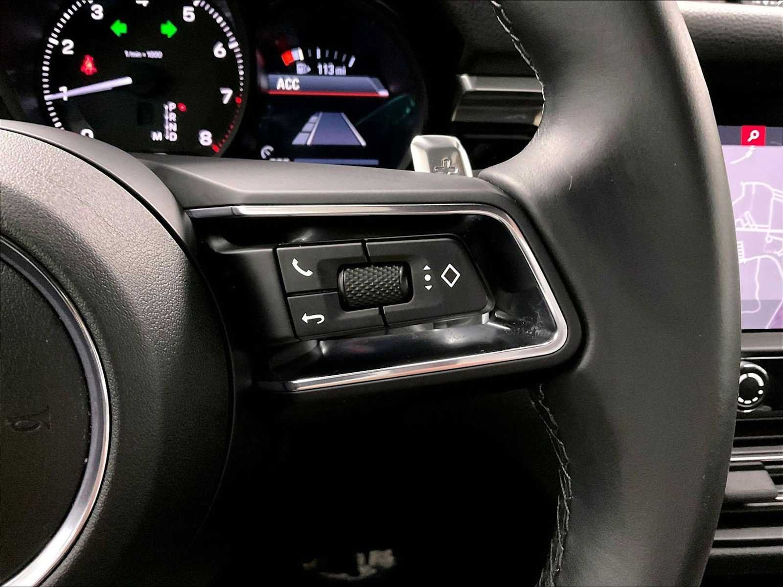 Certified 2023 Porsche Macan AWD/4WD image 28