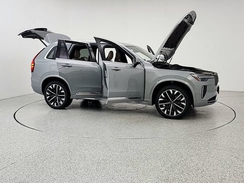 New 2026 Volvo XC90 T8 Plus AWD/4WD image 10