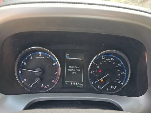 Used 2018 Toyota RAV4 Limited FWD image 10