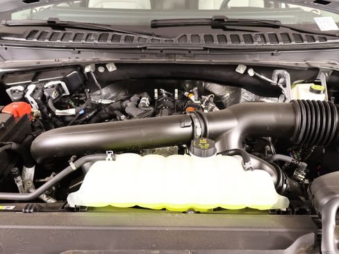 New 2026 Lincoln Navigator Premiere AWD/4WD image 21