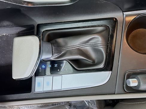 Used 2024 Hyundai Elantra SE image 20