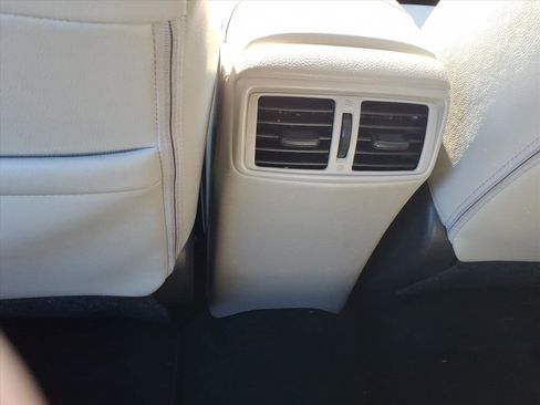 Used 2022 Nissan Rogue Sport SL image 9