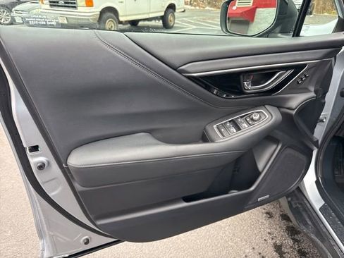 Used 2022 Subaru Outback Limited image 13