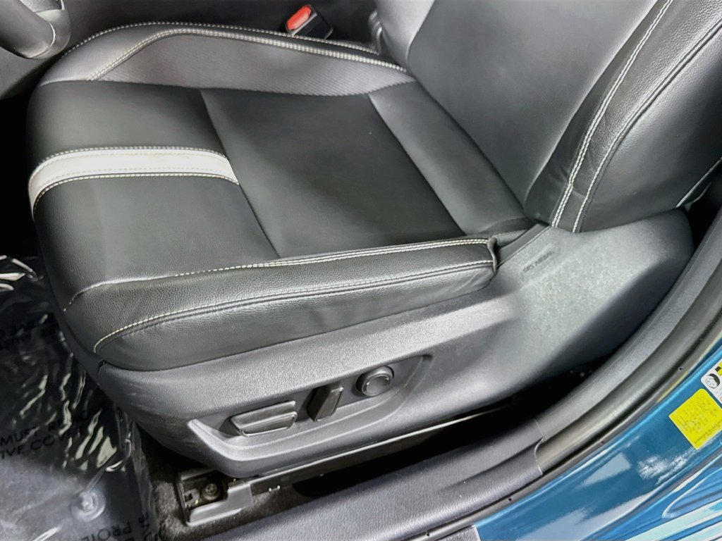 Used 2025 Toyota Camry SE w/ Convenience Package AWD/4WD image 16