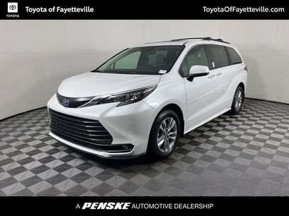 Used 2025 Toyota Sienna XLE w/ XLE Plus Package