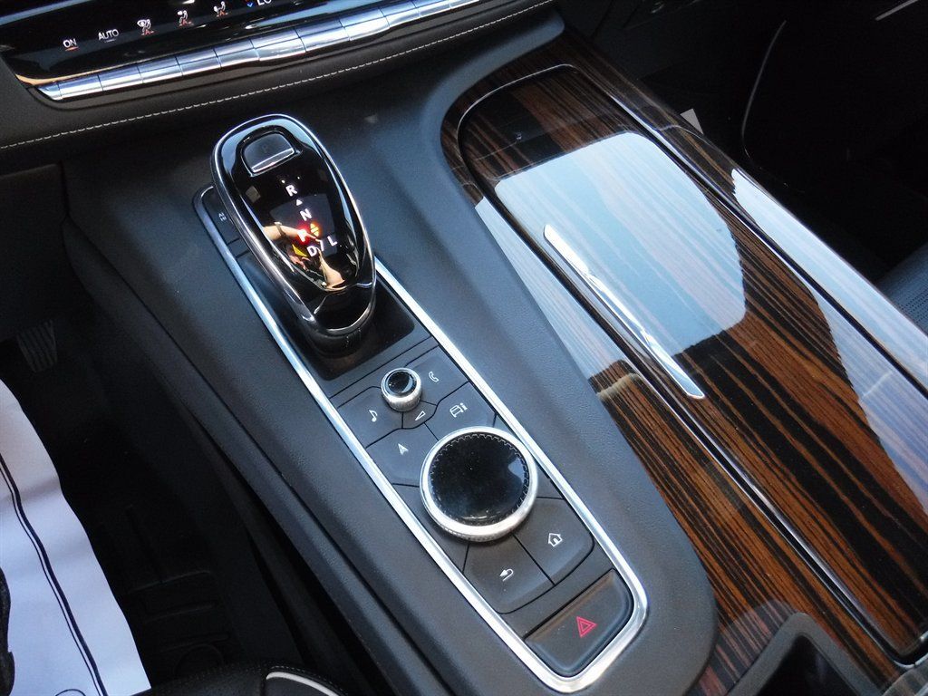 Used 2023 Cadillac Escalade Premium Luxury RWD image 19