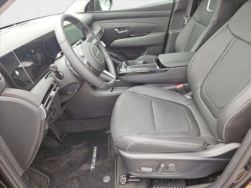 New 2025 Hyundai Tucson Limited image 4
