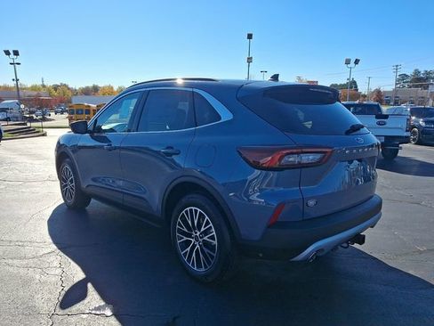 New 2025 Ford Escape SE w/ PHEV Premium Package FWD image 4
