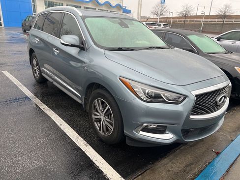 Used 2019 INFINITI QX60 Luxe w/ Essential Package image 3