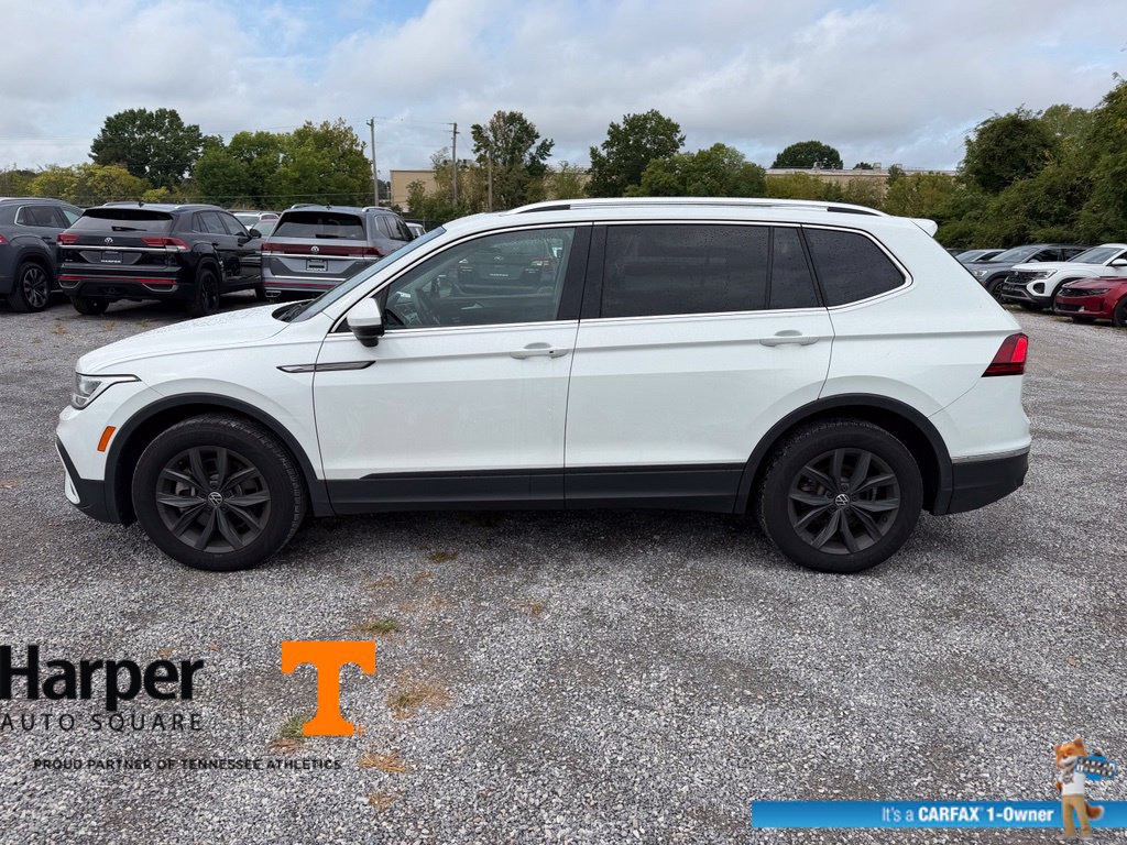Used 2024 Volkswagen Tiguan SE w/ Panoramic Sunroof Package AWD/4WD image 2