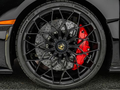 Used 2021 Lamborghini Huracan STO image 11