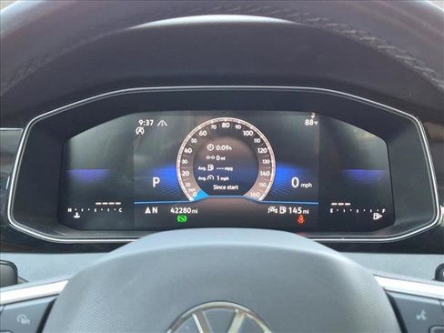 Used 2025 Volkswagen Jetta SE FWD image 10