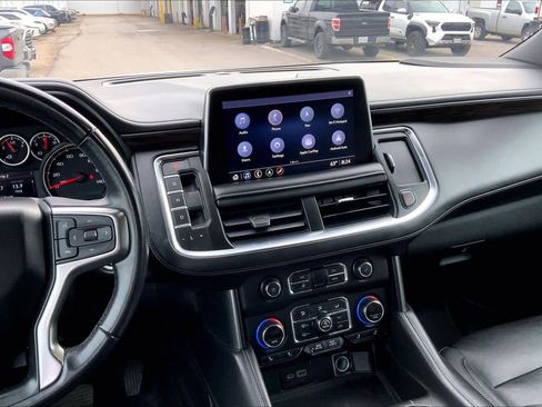 Used 2021 Chevrolet Tahoe Z71 w/ Rear Media and Nav Package image 7