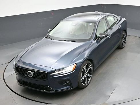 Used 2024 Volvo S60 B5 Plus w/ Climate Package FWD image 19