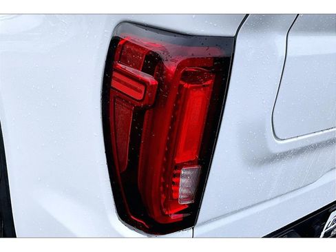 Used 2019 GMC Sierra 1500 SLT w/ X31 Off-Road Package image 23