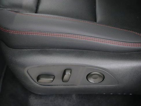 Used 2025 Chevrolet Traverse RS image 19