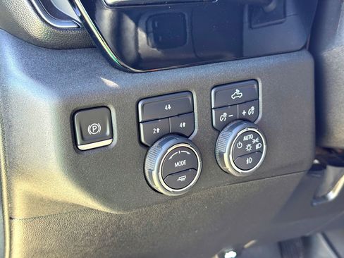 Used 2024 Chevrolet Silverado 2500 LT image 14