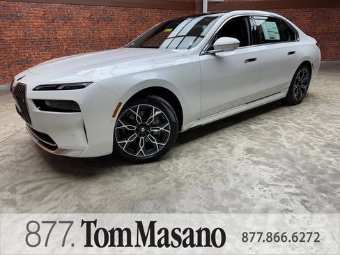 Used 2025 BMW i7 eDrive50 w/ Premium Package image 1