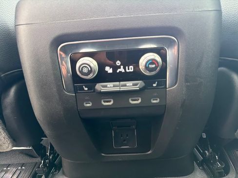 Certified 2023 GMC Yukon XL Denali AWD/4WD image 30