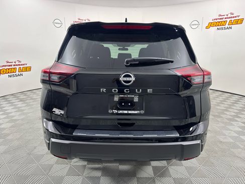 New 2026 Nissan Rogue SV image 4