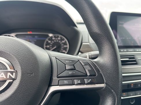 Used 2023 Nissan Altima 2.5 SV image 23