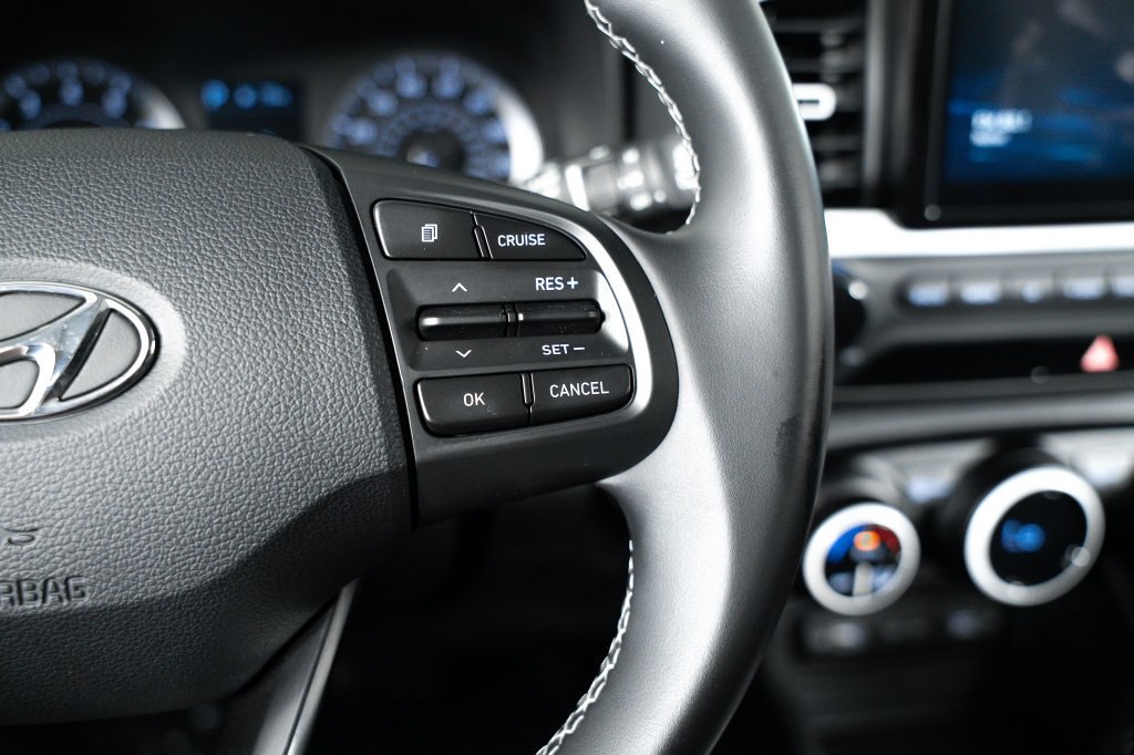 Certified 2022 Hyundai Venue Limited FWD image 30