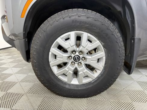 Certified 2023 Nissan Frontier SV w/ Technology Package AWD/4WD image 9