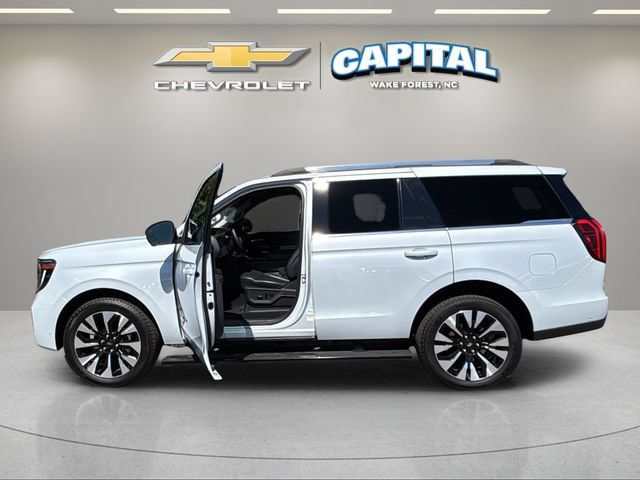 Used 2025 Ford Expedition Platinum w/ Driver's Package AWD/4WD image 9