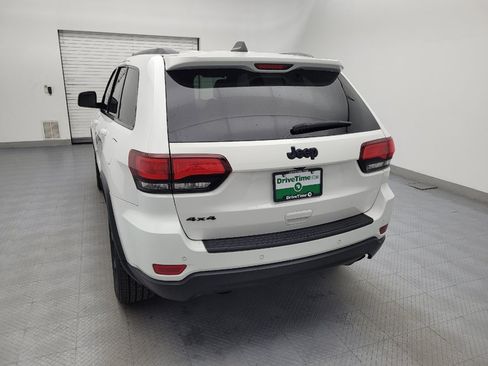 Used 2020 Jeep Grand Cherokee Laredo image 6