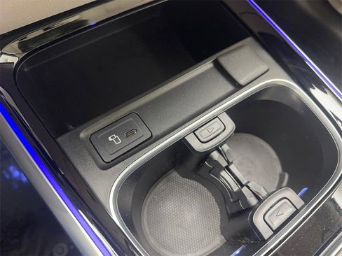 Used 2023 Mercedes-Benz EQB 300 4MATIC image 65