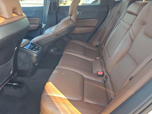 Used 2019 Volvo XC60 T5 Inscription w/ Protection Package Premier image 9