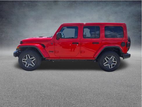 Used 2025 Jeep Wrangler Unlimited Sahara AWD/4WD image 5