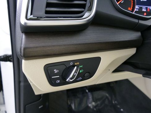 Used 2023 Audi Q5 2.0T Premium w/ Convenience Package image 21