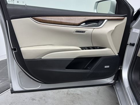 Used 2019 Cadillac XTS Luxury image 11