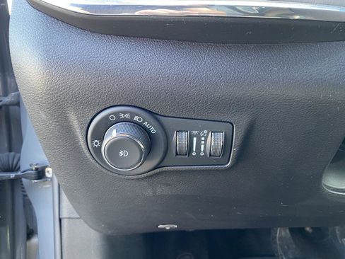 Used 2023 Jeep Compass Limited AWD/4WD image 17