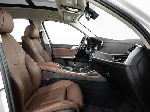 Used 2022 BMW X7 xDrive40i w/ Premium Package image 34