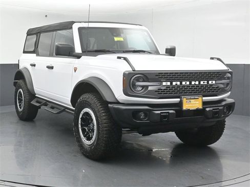 Certified 2023 Ford Bronco Badlands w/ Sasquatch Package image 1