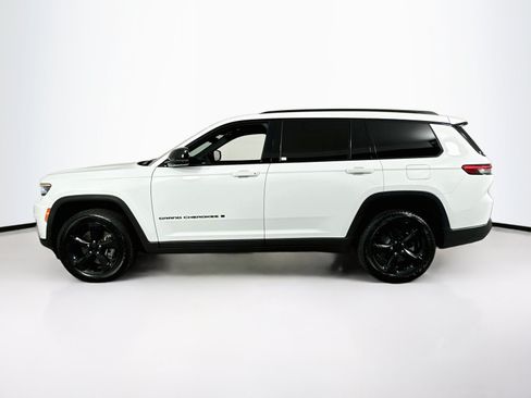Used 2023 Jeep Grand Cherokee L Laredo RWD image 8