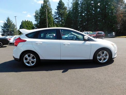 Used 2014 Ford Focus SE w/ SE Winter Package image 18