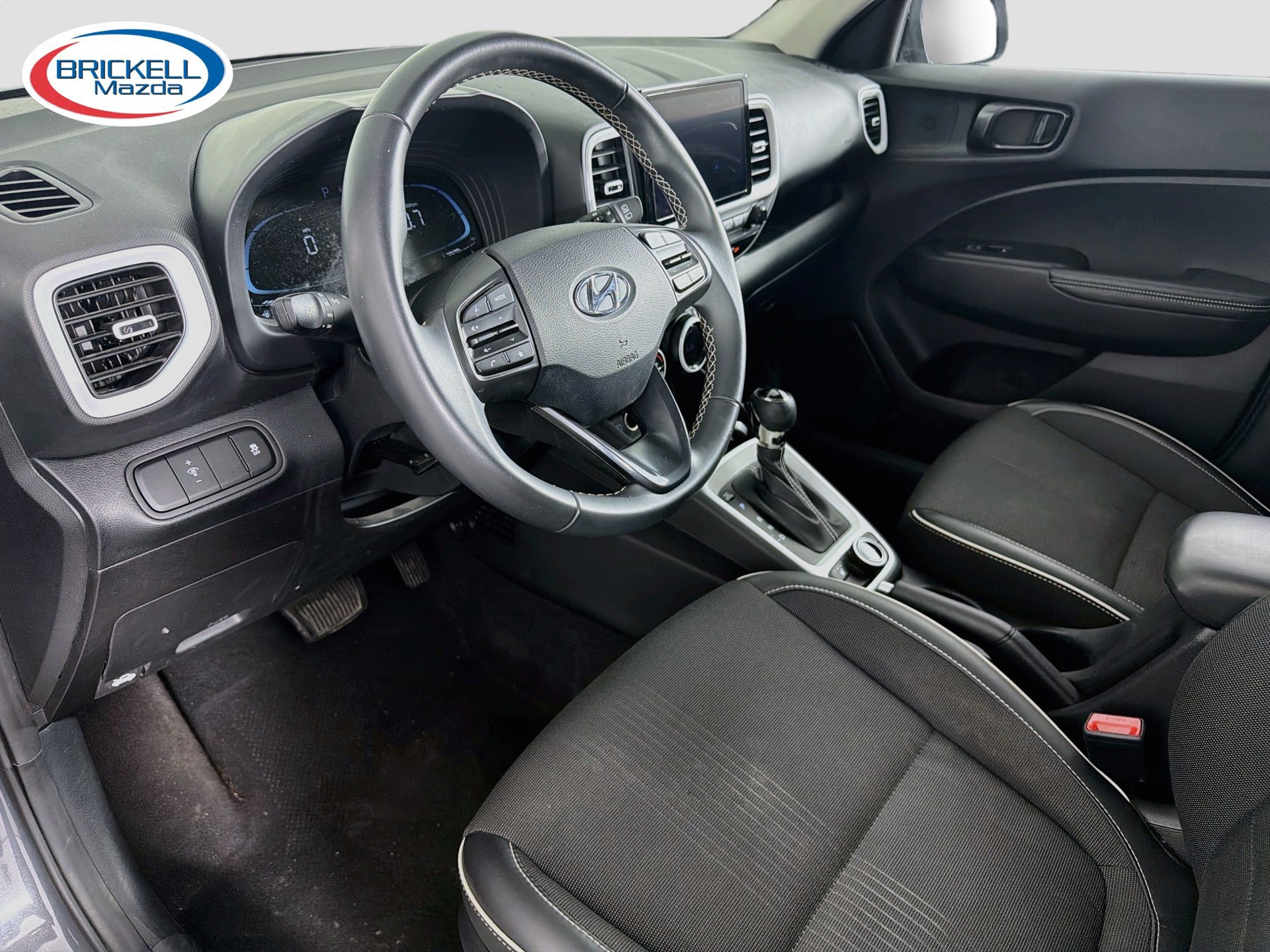 Used 2024 Hyundai Venue Limited FWD image 24
