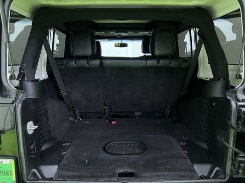 Used 2015 Jeep Wrangler Unlimited Rubicon AWD/4WD image 28
