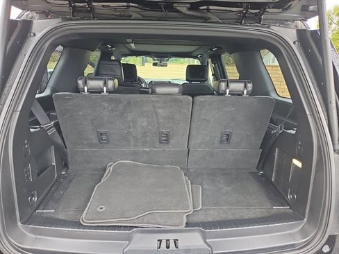 Used 2018 Ford Expedition Limited w/ Equipment Group 301A AWD/4WD image 12