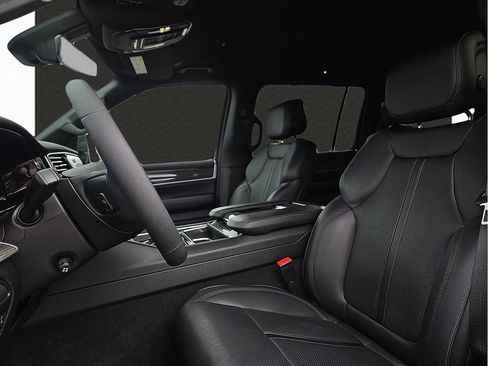 Used 2022 Jeep Wagoneer Series III w/ Convenience Group I image 14