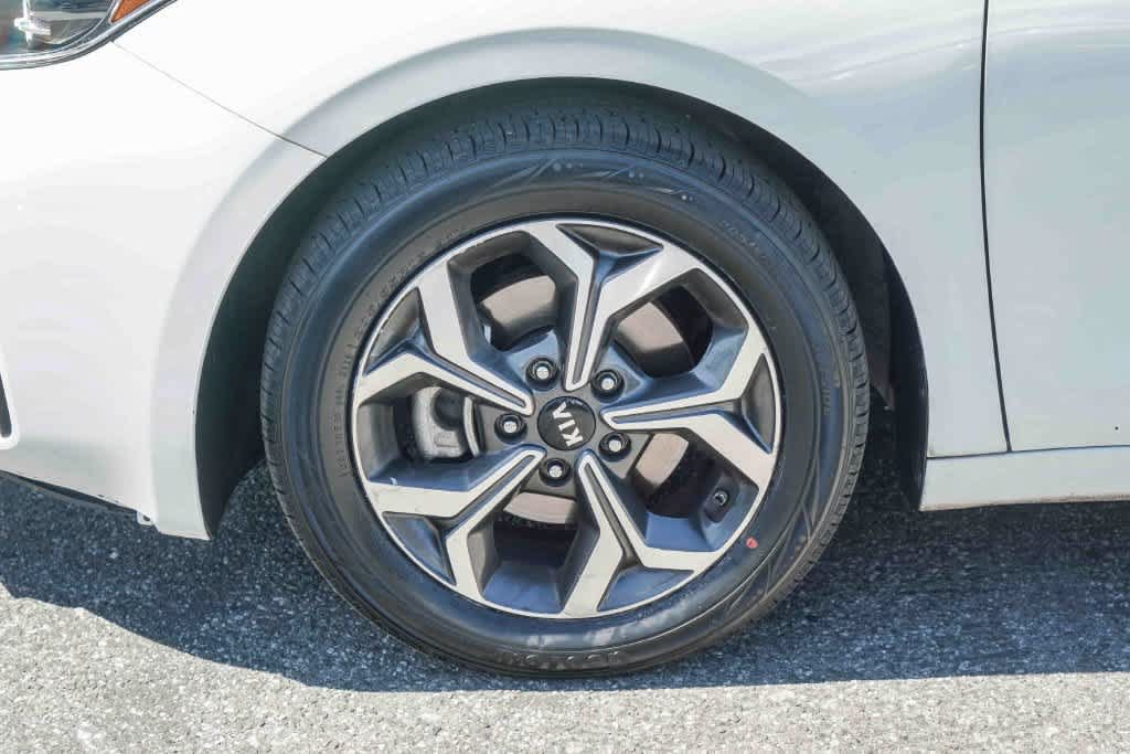 Used 2020 Kia Forte LXS FWD image 9