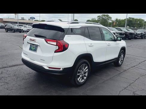 Used 2024 GMC Terrain SLT w/ Infotainment Package II AWD/4WD image 8