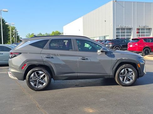 Used 2025 Hyundai Tucson SEL AWD/4WD image 2