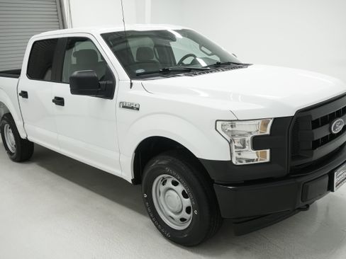 Used 2017 Ford F150 XL w/ XL Power Equipment Group AWD/4WD image 3